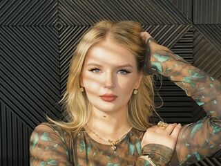 camgirl showing pussy MiaLloydy