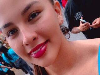 closeup web cam MiaRosele