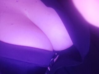 camgirl masturbating with sex toy MiaSean