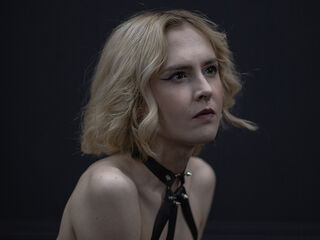 nude camgirl pic MilaVeyra