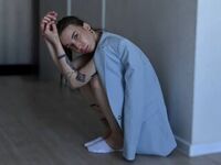 nude cam girl photo MirnaLatourette