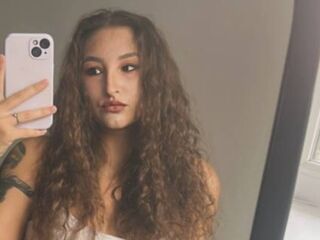 teaser web cam NicholMikrot