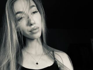 free livecam NikkiTenerovich