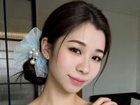 shaved pussy webcam QinWeiwei