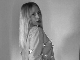 fingering camgirl RicardaBlechman