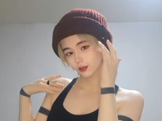 Kinky webcam girl RoxannCobio