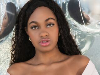 camgirl showing tits StormiHills