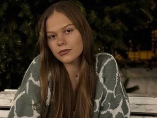 camslut showing tits TamaAkiyama